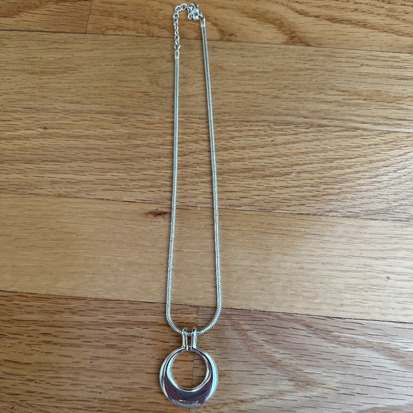 Silver Snake Chain 8" Costume Necklace with Silver Circle - Picture 1 of 7